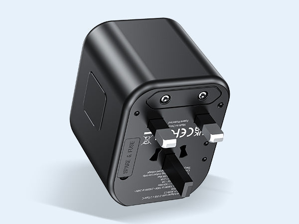 Smooth Retractable Plug Mechanism for Easy Switching Between International Socket Standards